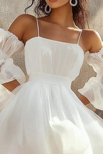 Robe courte de graduation spaghetti sans bretelles en mousseline de soie blanche